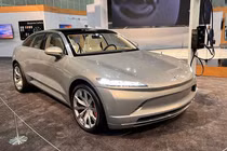 Mullen Five - SUV điện chạy 520km/lần xạc, 0-96 km/h chỉ 1,9 giây