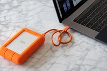 Nên mua ổ cứng rời hay xài cloud để lưu trữ file?