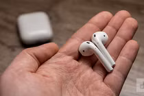 Apple Airpods và Sony WF-1000XM3: Chọn tiện lợi hay khử ồn?
