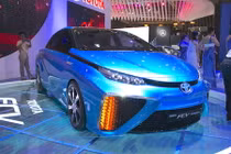 Soi xế xanh “cực kỳ đặc biệt” Toyota FCV tại VMS 2015