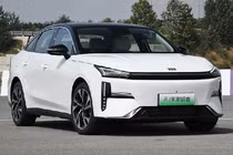 Geely Galaxy L6 teang bị "xịn sò" từ 326 triệu đồng có về Việt Nam?