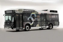 Toyota và Honda "bắt tay" phát triển xe buýt phát điện