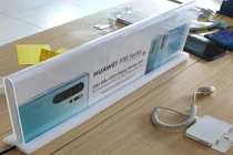 Nhiều cửa hàng tại Việt Nam gỡ bàn trải nghiệm điện thoại Huawei