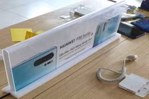 Nhiều cửa hàng tại Việt Nam gỡ bàn trải nghiệm điện thoại Huawei