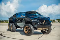 “Quái vật cơ bắp” Juggernaut 6X6 giá 6 tỷ đồng độ từ Ram TRX