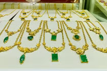 Giá vàng hôm nay 31/3: USD tăng vọt, vàng tụt giảm