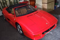 Diện kiến Ferrari 355 F1 Spider hơn 20 tuổi tại Sài Gòn