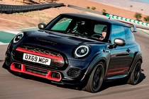 Xe MINI mạnh nhất thế giới "uống" từ 7,8 lít xăng/100km