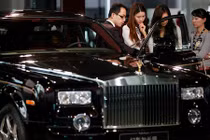 Sợ bị “soi”, đại gia Trung Quốc giảm sức mua Rolls-Royce