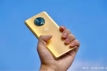 Phiên bản gold của chiếc điện thoại OnePlus 7T lộ diện