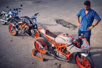 Ngắm Yamaha 2 kỳ “hàng nát” lên đời KTM Duke cực chất