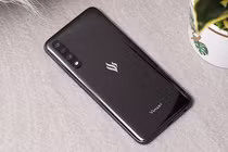 Giảm giá Vsmart Live, VinSmart thách thức điện thoại Trung Quốc