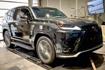 Chiếc Lexus LX600 hạng sang nặng 3 tấn, "chạy" nhanh nhất thế giới