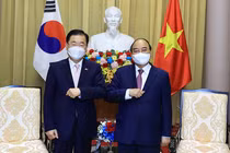 Việt Nam mong muốn Hàn Quốc chia sẻ kinh nghiệm chế tạo vaccine