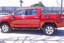 Chưa ra mắt Toyota Hilux mới bất ngờ bị lộ diện hoàn toàn