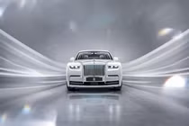 Rolls-Royce Phantom 2023 có lưới tản nhiệt phát sáng và phụ kiện xa xỉ