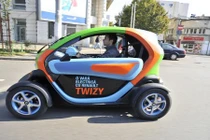 “Phải lòng” nét ngộ nghĩnh, độc đáo của xe điện Renault Twizy 