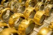 Giá vàng hôm nay 20/3: Vàng giảm về đáy 
