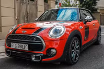 "Soi" MINI Cooper S mui trần hơn 1,7 tỷ ở Sài Gòn 