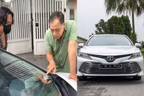 “Soi” Toyota Camry tiền tỷ, Trấn Thành vừa mua tặng bố