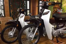 "Soi" dàn Honda Dream biển khủng của dân chơi Việt