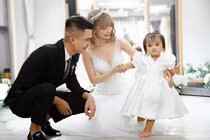 Ảnh cưới của những nghệ sĩ hài: Mạc Văn Khoa lầy lội, Công Lý vẫn giữ hình tượng 'cô Đẩu'