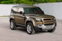 Cận cảnh Land Rover Defender 90 tại Việt Nam, cao nhất 6,555 tỷ