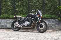 Môtô Honda CB1100 giá hơn 400 triệu “độ độc” ở Sài Gòn