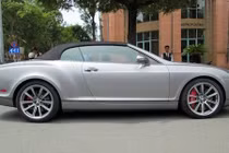 Siêu xe Bentley Continental Supersport Convertible “tắm nắng” Sài Gòn