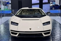Cận cảnh Lamborghini Countach gần 300 tỷ đồng tại Đông Nam Á