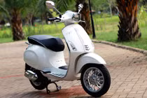 “Xúc động” trước Vespa Sprint 150 i.e. 3V “trắng tinh khôi“
