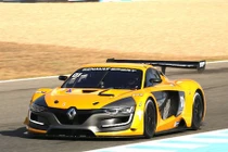 Siêu xe đua Renault R.S 01 “diễu võ” trên đường đua