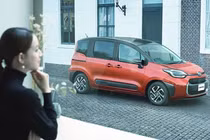 Lý do Toyota Sienta 2023 - MPV 7 chỗ “ngon, bổ, rẻ” cháy hàng?