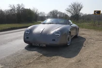 Chi 1,9 tỷ đồng độ Porsche Boxster thành xe cổ 365