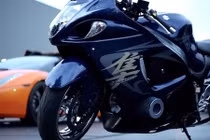 Xem “thần gió” Suzuki Hayabusa Turbo cho 4 siêu xe ngửi khói