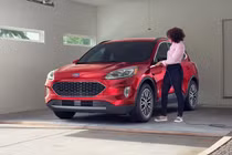 Ford Escape Plug-in Hybrid mới “uống” chỉ 2,3 lít xăng/100km