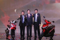 Mổ xẻ Honda Blade 125FI và Vario 110FI vừa ra mắt