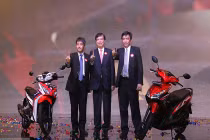 Mổ xẻ Honda Blade 125FI và Vario 110FI vừa ra mắt