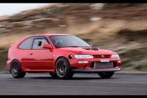 Dân chơi Ai-len “độ” Toyota Corolla mạnh ngang Bugatti Veyron