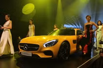 Toàn cảnh khai màn Mercedes-Benz Fashion Week 2015