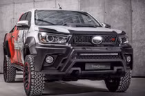 "Soi" xe bán tải Toyota Hilux độ chất lừ, siêu hầm hố 