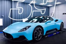 Maserati MC20 Cielo mui xếp kính hàng độc tham dự Gumball 3000