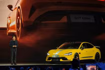 Xiaomi SU7 Ultra - siêu xe điện từ 2,9 tỷ, bán ra 3/2025