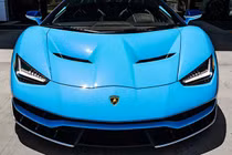 Lamborghini Centenario mui trần cũ, thét giá 2,6 triệu USD