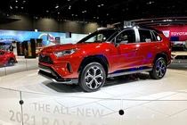 Ra mắt Toyota RAV4 Prime PHEV 2021, cấm khách chạm vào xe