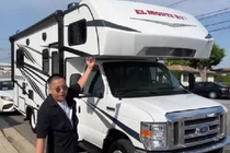 Khoa Pug lái “nhà di động” 2,4 tỷ phượt quanh đất Mỹ trong 72h