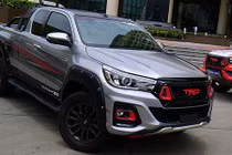 Toyota Hilux 2019 độ TRD Black Rally Edition chính hãng
