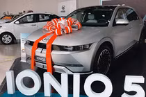 Hyundai IONIQ 5 chạy điện chào bán gần 2 tỷ đồng tại Việt Nam