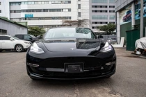 Cận cảnh Tesla Model 3 hơn 3 tỷ đồng tại Việt Nam
