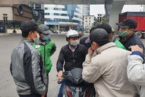 Theo chân 'thợ đụng' ngày giáp Tết